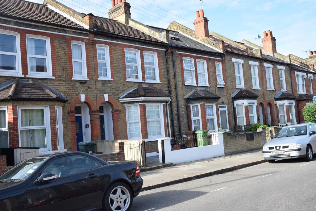 2 Bedroom Apartment, Fortescue Road ロンドン エクステリア 写真